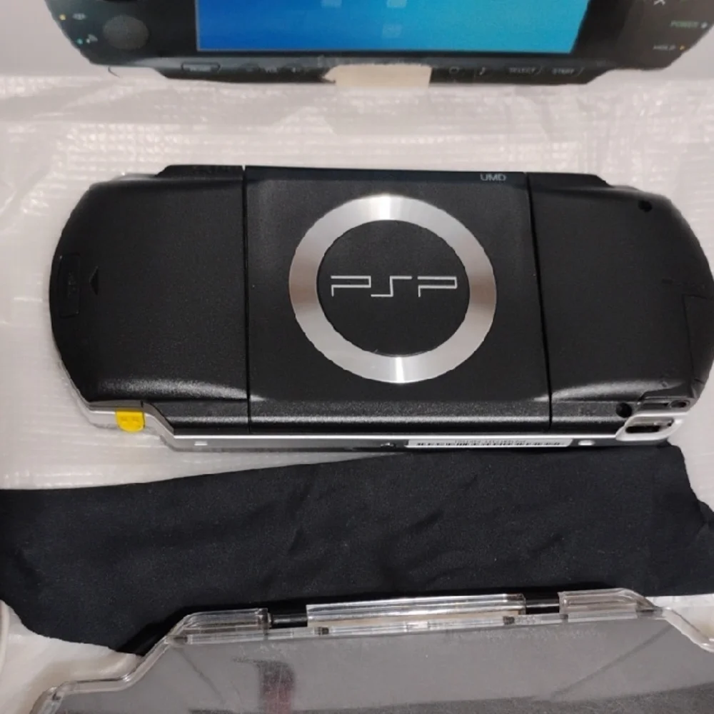 (#11) Sony PSP PlayStation Portable Value Pack Console/ 4 Games Like New